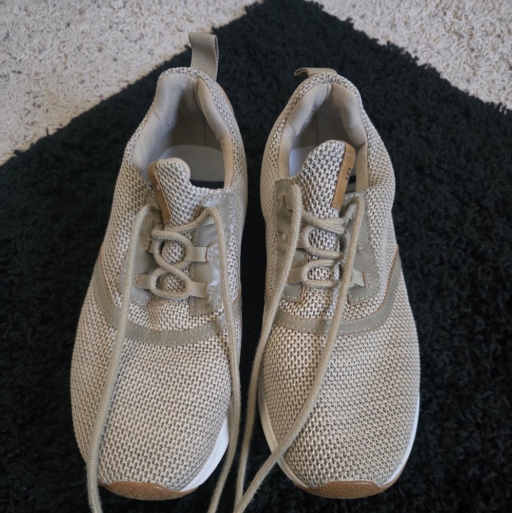 Steve Madden Gray and Tan Sneakers